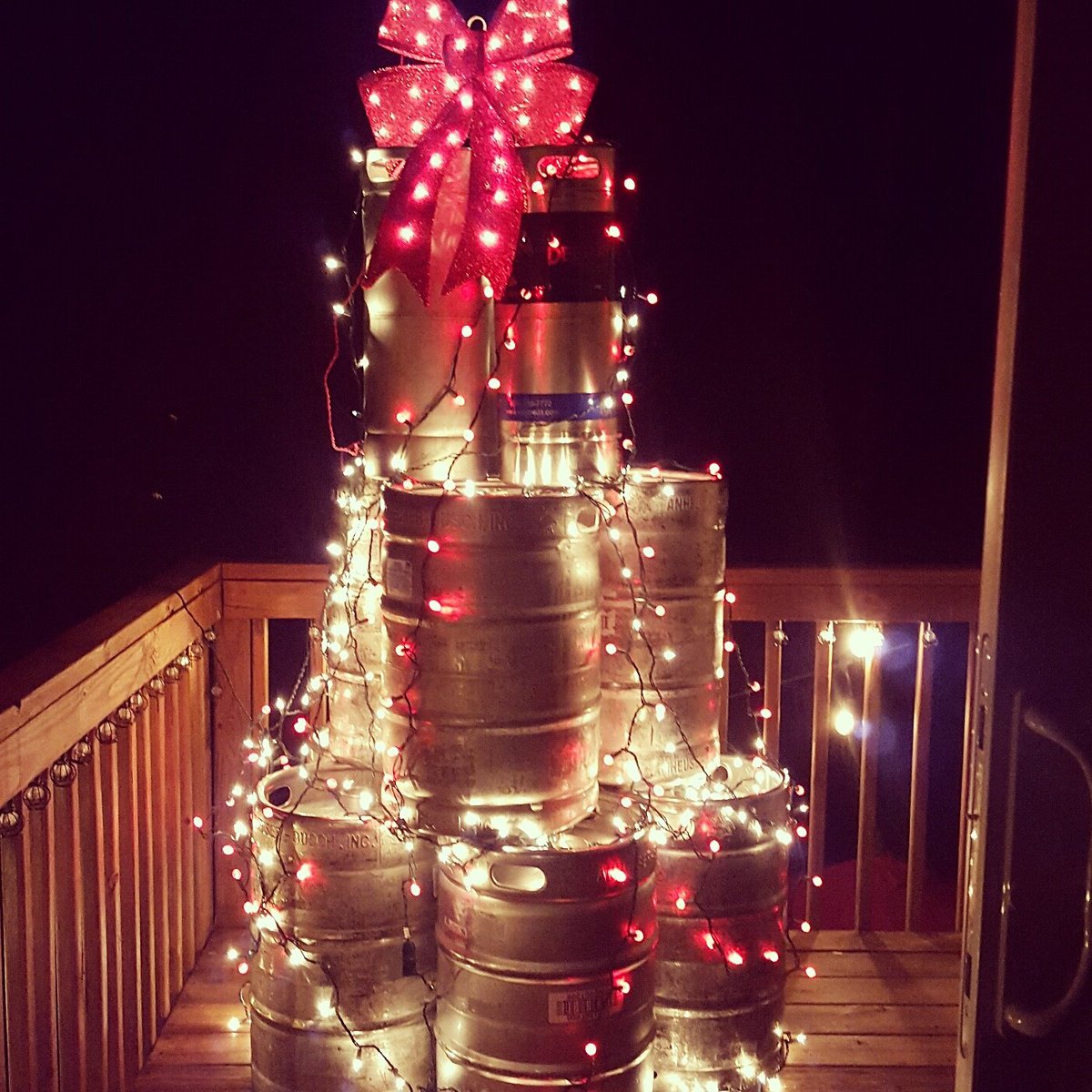 rhbcraftbeer's tweet photo. Merry kegmas to all, and to all a good pint! https://t.co/SQTApZOXyI