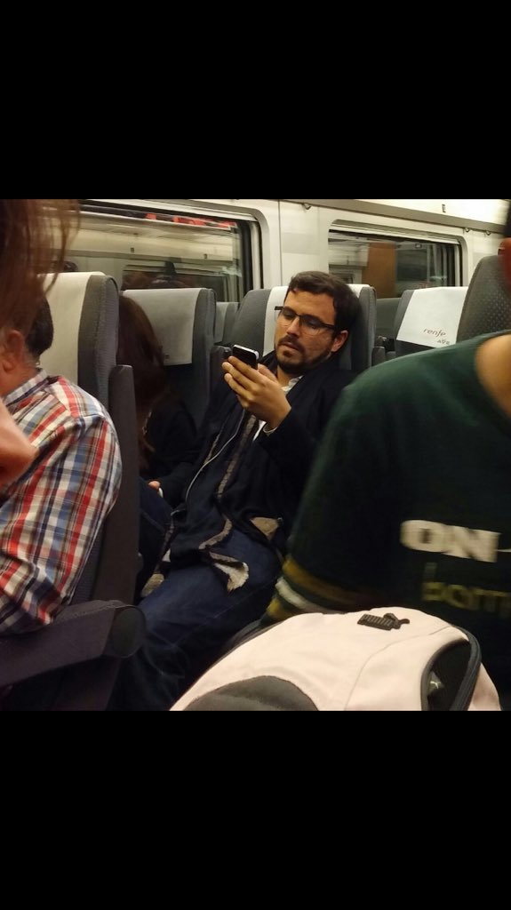 luis_pepe1984's tweet photo. @agarzon ir a tu lado en el tren en TURISTA UN HONOR, gracias por tu dignidad y tu honradez https://t.co/N4vsFNeYQG