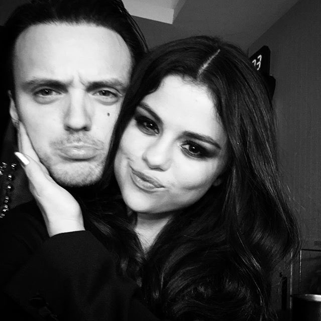 SelenaGomezNews's tweet photo. bohnes: "sel <3" https://t.co/CIVYfrIpT4