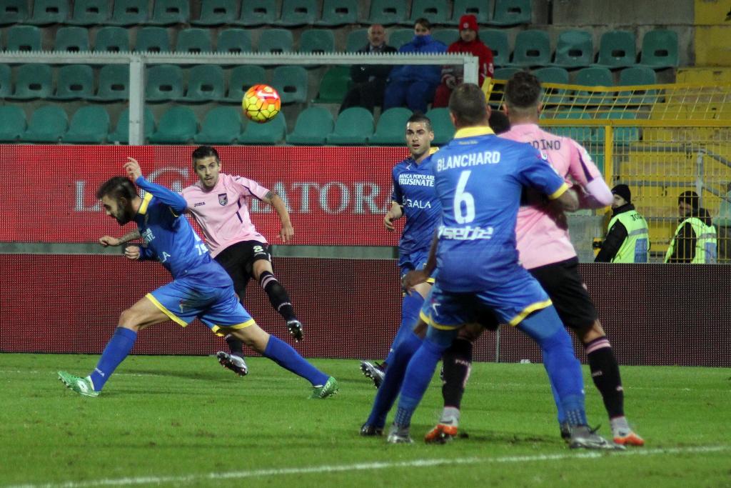 Trajkovski scored on this shot; photo: Ansa