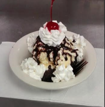LamplighterOC's tweet photo. Have a nagging sweet tooth? We have you covered at the Lamplighter, come enjoy one of our delicious desserts! #OC https://t.co/aLTc7qVImi