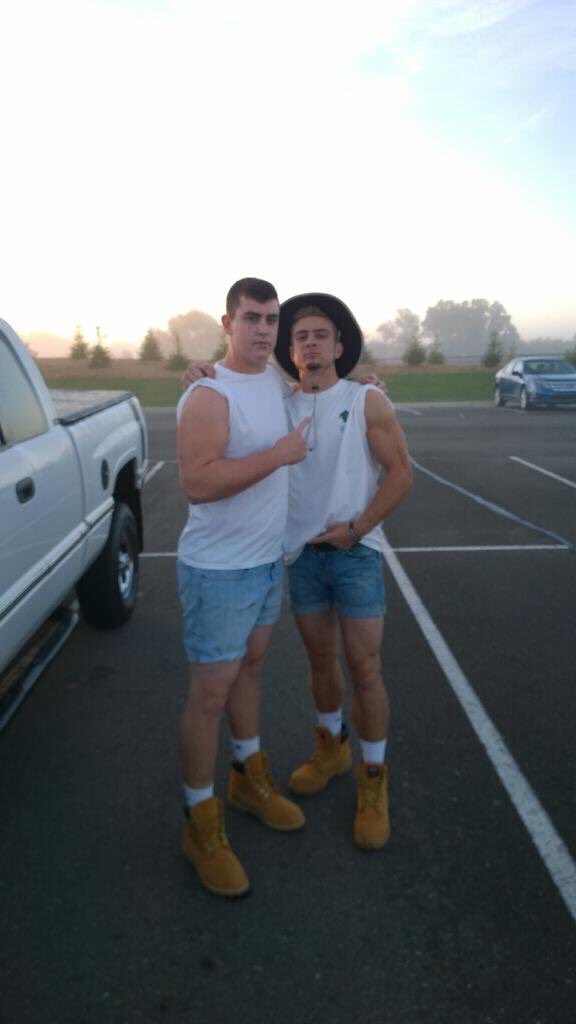 _ayeken's tweet photo. Happy Birthday to one of my best bros @MaverickDube https://t.co/ZcrNbyfAZs