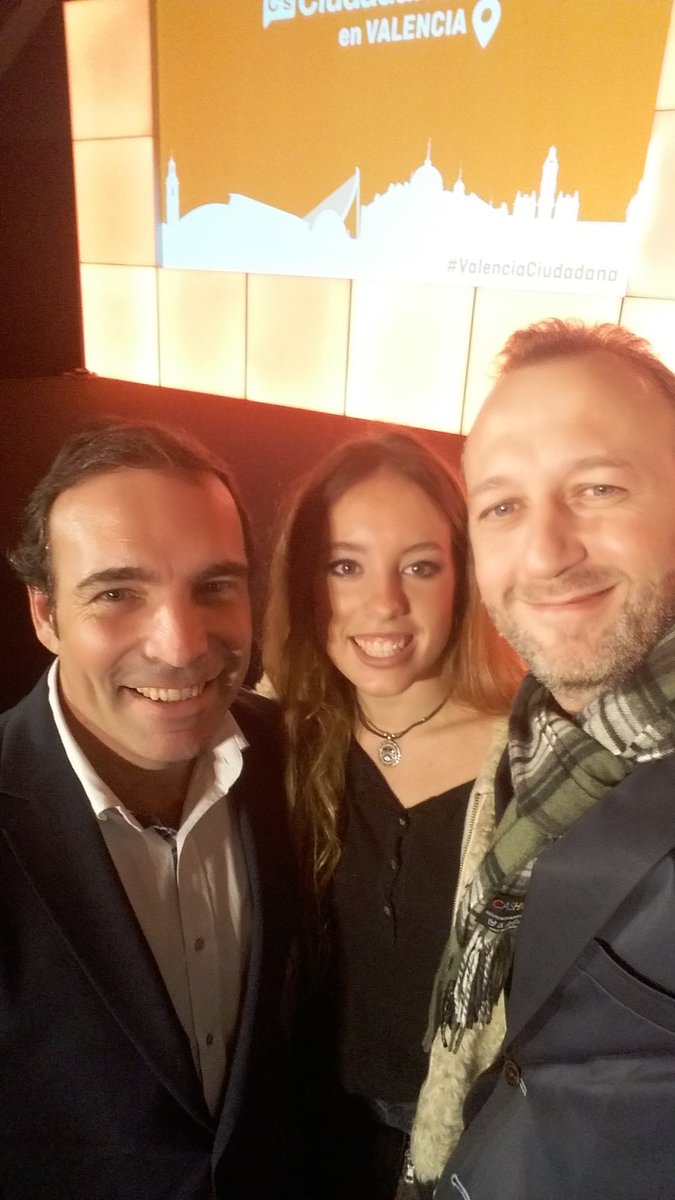 AlexisMariM's tweet photo. Estos si son #ciudadan@s auténticos. #ciudadanos @CiudadanosCs @woodpeckercs @littleginger97 https://t.co/7gnARwpxUN