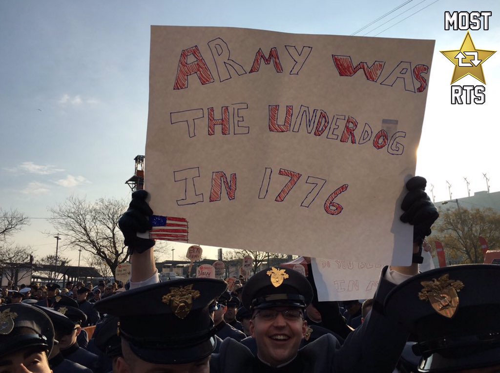 CollegeGameDay's tweet photo. Today's most RT'd @pizzahut #SignUpForGameDay sign. https://t.co/lEzmrG2rrQ