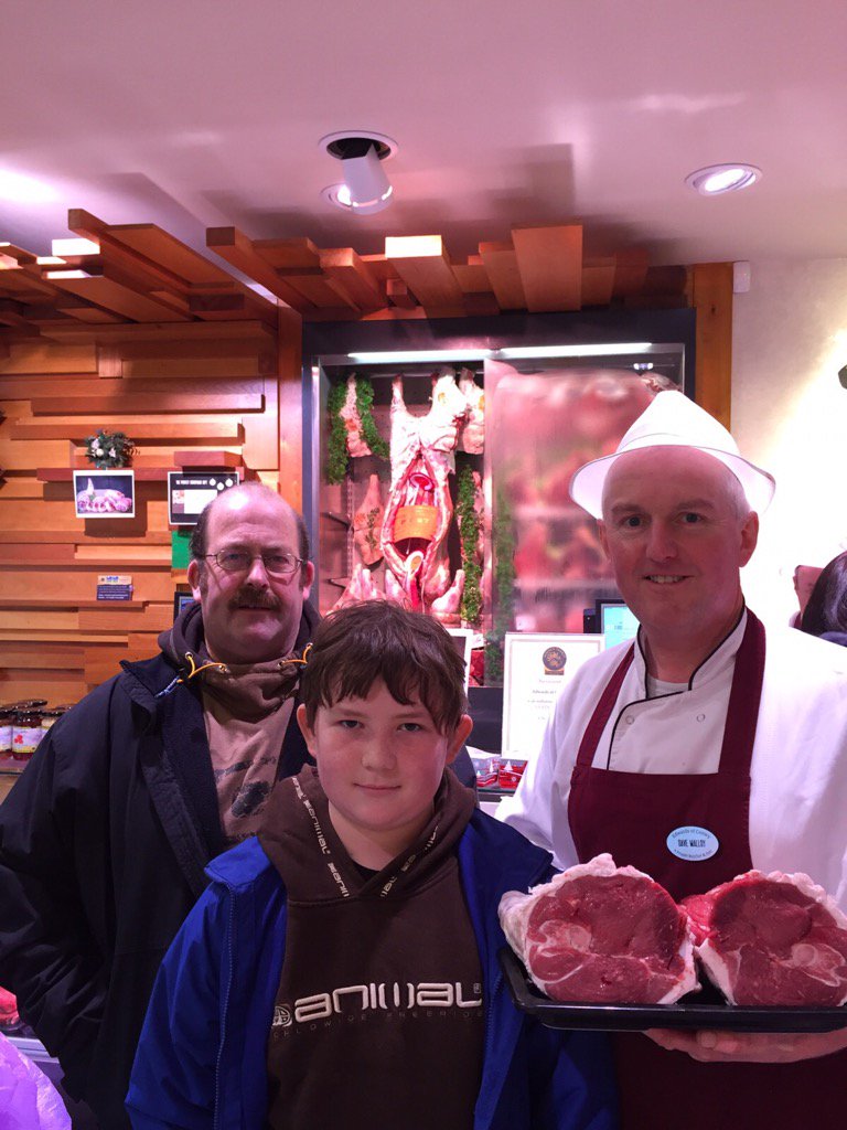 EdwardsofConwy's tweet photo. @el_hendre champion farmer Elwyn Hendre @ the shop looking at his prize lambs. #OnlyTheBestForOurCustomers Ieuan https://t.co/YD6JX3dItg
