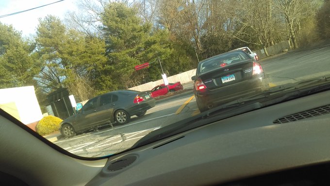 When the line is this long to order 😭😱 You know where I'm atttt https://t.co/VA60AcD1vh<a href="/tag/mvsales"class="tags"><span>#mvsales</span></a>