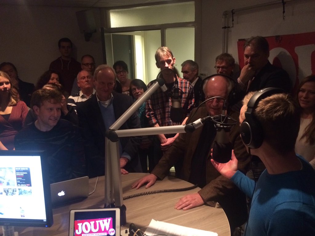 JouwFM's tweet photo. De laatste 10 minuten van ons mooie station! Luister live mee nu het nog kan via onze stream en 105.8fm https://t.co/N5Sr3WkhUy