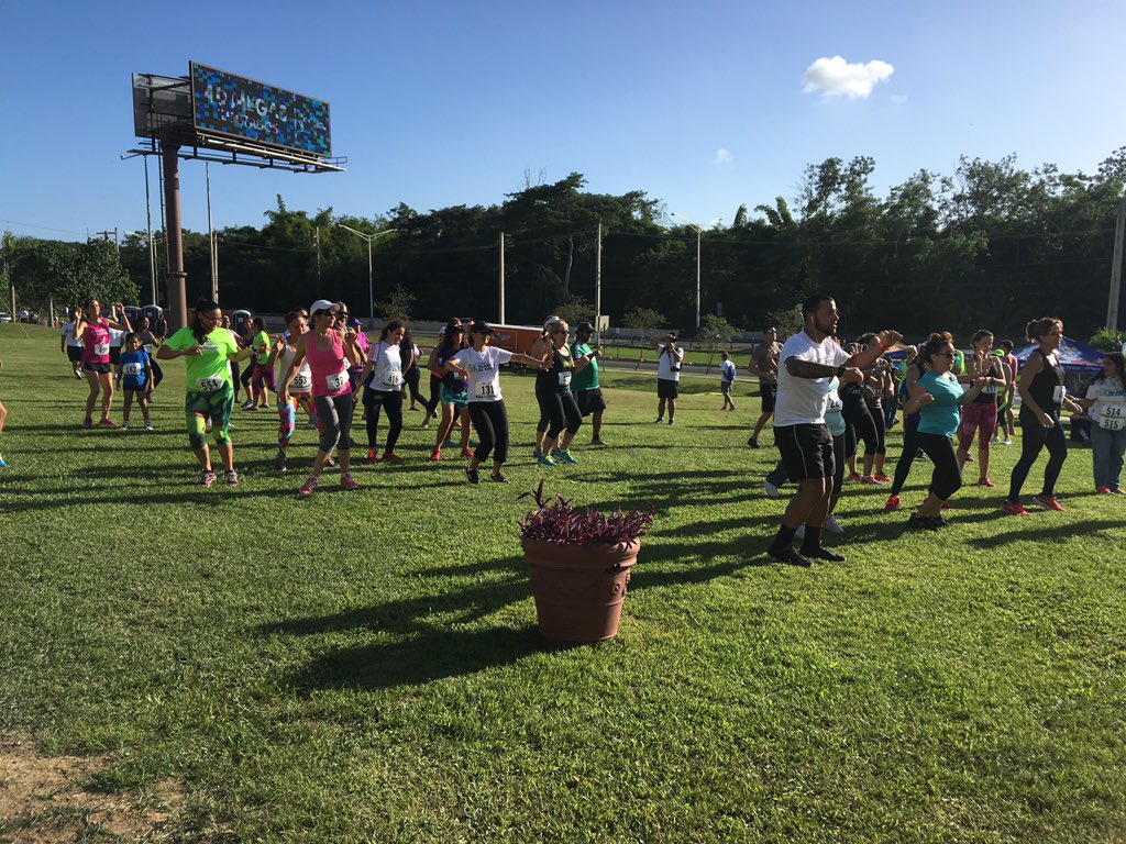 MaribelFontan's tweet photo. Compartiendo en el 1er 5k del Hospital La Concepción San Germán a beneficio Milagros de Vida. https://t.co/Rb34zfpoEH