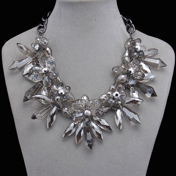 Sarrido_'s tweet photo. Crystals Crystals. Dont we like?Website aunching soon. https://t.co/yrCIKyEnJf. #fashionnews #beautiful #glamsense https://t.co/1usO5impu9