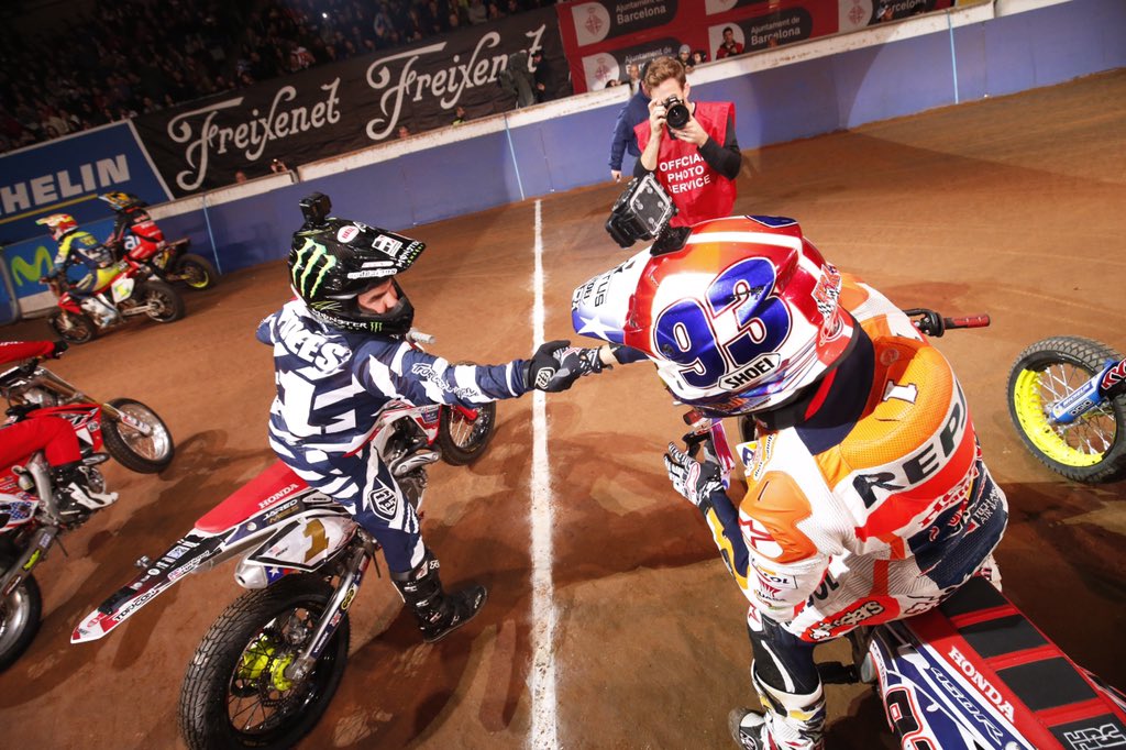 MotoGP's tweet photo. A fantastic night of slipping and sliding with an electric atmosphere @dtxbarcelona. The superfinal is up next! https://t.co/HPmy2DD3Ga
