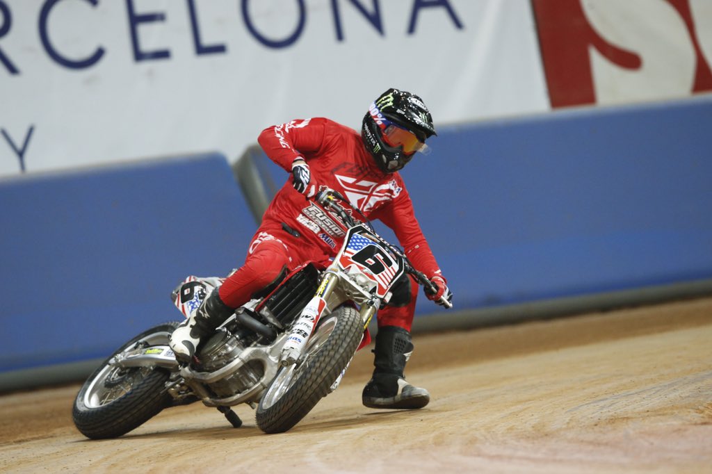 MotoGP's tweet photo. A fantastic night of slipping and sliding with an electric atmosphere @dtxbarcelona. The superfinal is up next! https://t.co/HPmy2DD3Ga