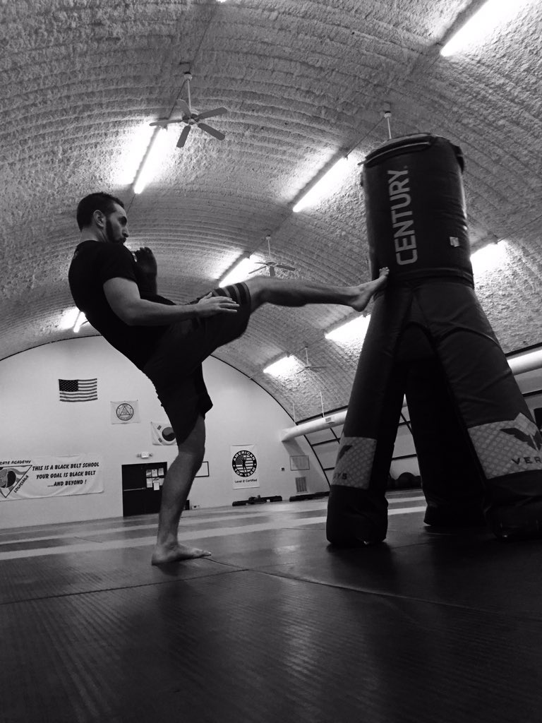 FaithandFootbal's tweet photo. My fight coach going hard this am in training before fights in Shreveport. #ascend15 #seasonsbeatings #mma https://t.co/ekxfwXlhEq