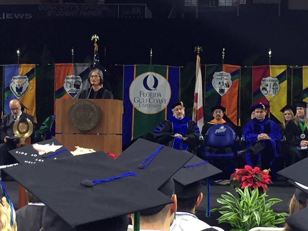 osantiagotorres's tweet photo. #2015graduation: "You are unique in all the universe." -@meemschan We are! @ndn #journo https://t.co/3vznhK52pK