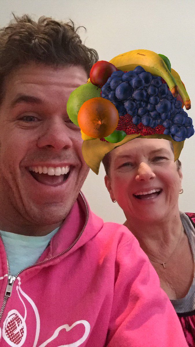 ThePerezHilton's tweet photo. Add me on @Snapchat! I'm PerezHilton on there! xoxo #Snapchat #Snapchatting https://t.co/gus4xv4vT1
