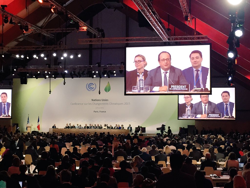COP21en's tweet photo. .@fhollande: "You adopted an ambitious, universal and legally binding agreement" #ParisAgreement #COP21 #GoCOP21 https://t.co/3BFh8uwsLs