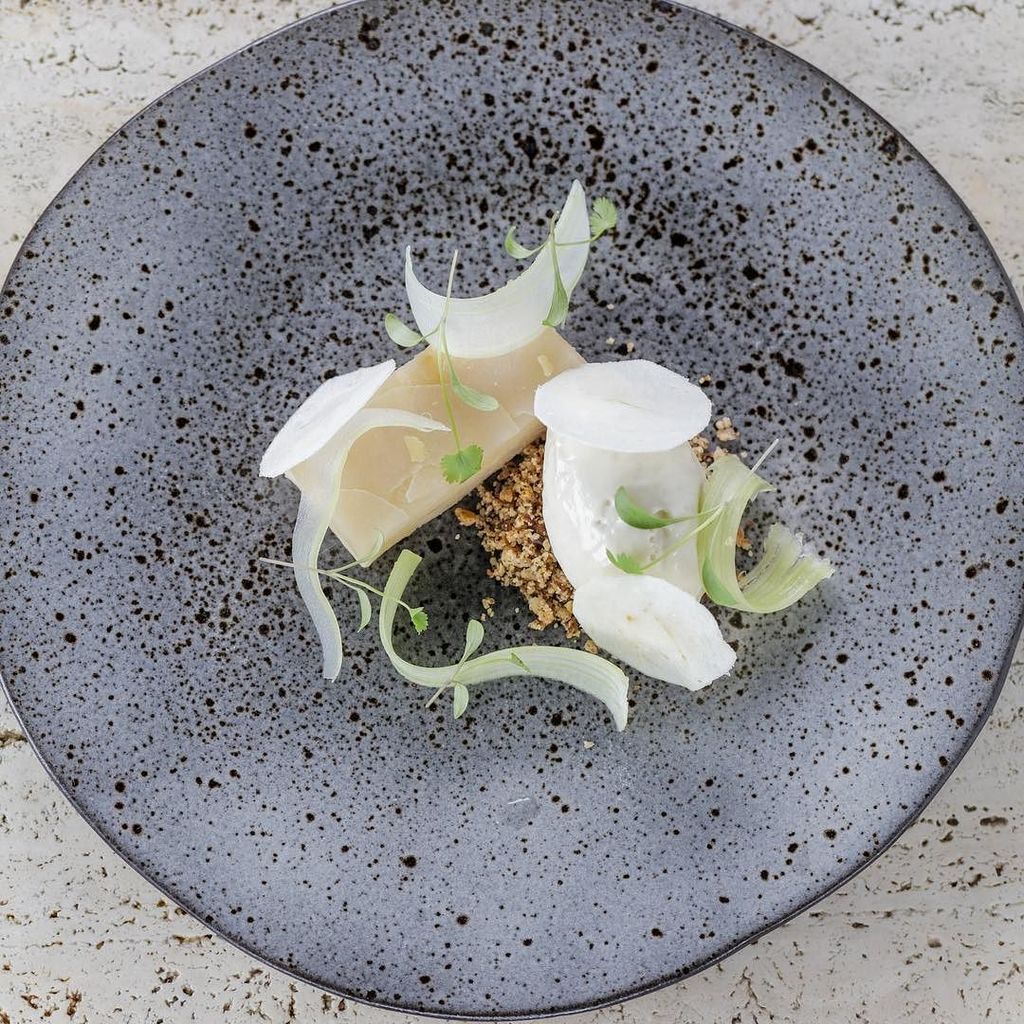 mikereidchef's tweet photo. Waldorf Salad | Apples | Walnut | Blue Cheese Ice-Cream @mrestaurants #raisingthesteaks #MVictoriaSt #sweettooth #d… https://t.co/XAmkkqAZ2u