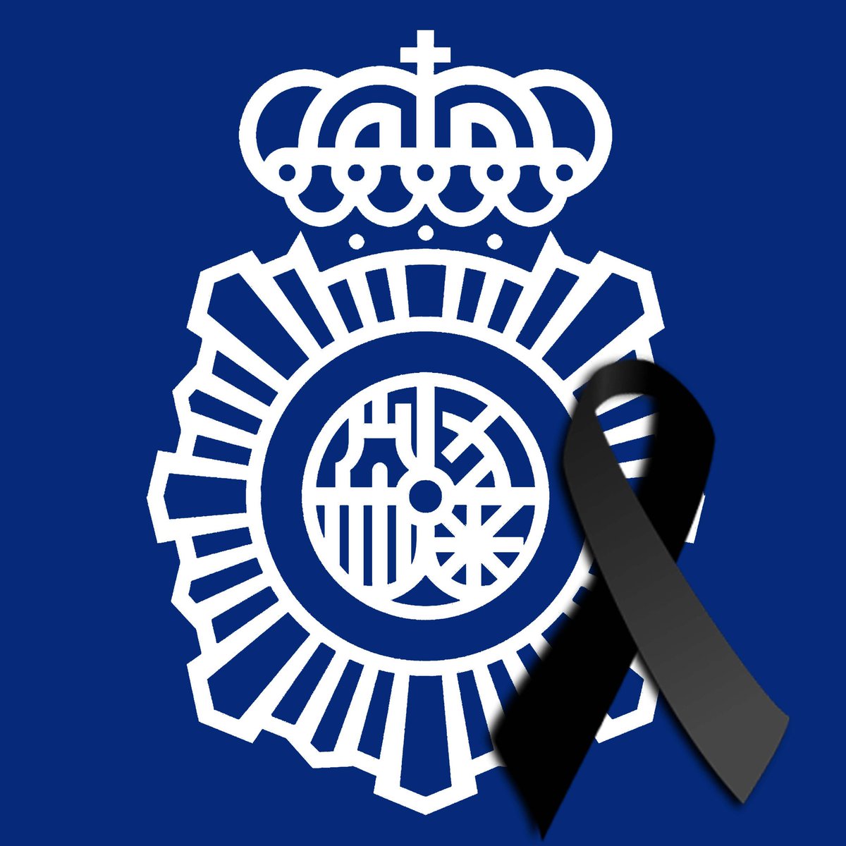 policia's tweet photo. Nuestro corazón está con las esposas, padres e hijos de nuestros #HéroesdeKabul. Vuestro dolor es también nuestro. https://t.co/FFE9vMOHgf