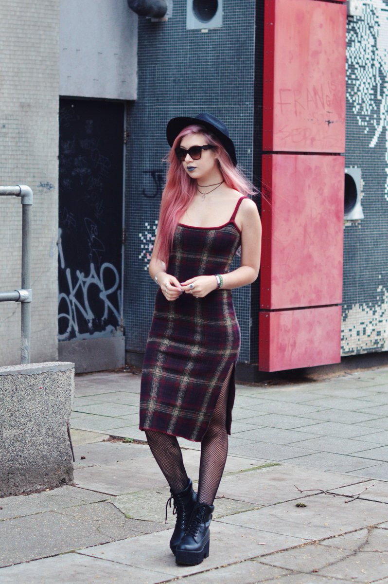 amyvalentinex's tweet photo. New outfit post on the blog! https://t.co/Sc4QGyNArB #fbloggers https://t.co/cJDDank8ow