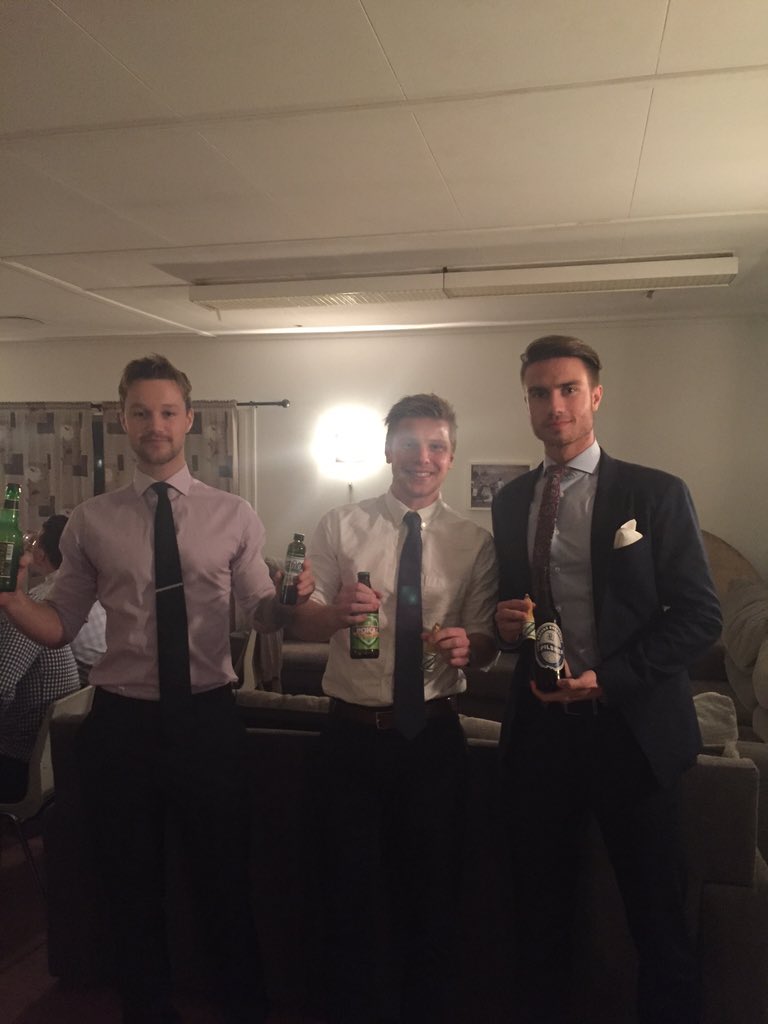 Kraaakenes's tweet photo. Årets kylling: Stian Torgersen
Årets Ulykkesfugl: Julian Moen Rygh
Årets forbruker (tape): Eirik Nerland https://t.co/bLY342XGRq
