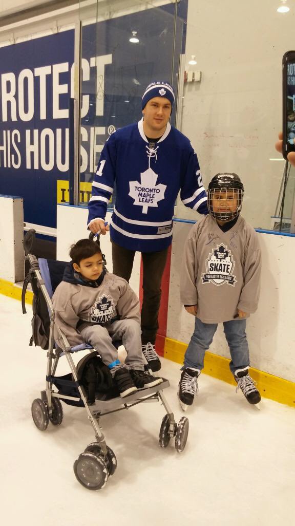 MapleLeafs's tweet photo. James van Riemsdyk with a couple of young fans at today's Easter Seals skate. https://t.co/Wu9w5FEZ5X
