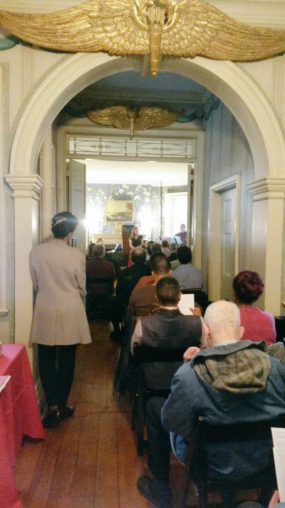 MorrisJumel's tweet photo. Full house for #MJM250's annual holiday concert, although it feels like April outside! @RPechefsky @welltunedwords https://t.co/uNjRGwin1b