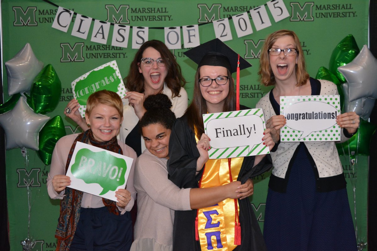 marshallu's tweet photo. #MarshallGrad15 had fun in our commencement photo booth today! View &amp; download photos here: https://t.co/irfn9IUoGK https://t.co/VrRhQlkIhB