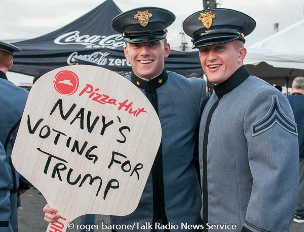 TalkRadioNews's tweet photo. #ArmyNavyGame @GoArmyWestPoint cadets reveal @USNavy presidential preferences @realDonaldTrump @DPBell @VP https://t.co/pEVV4bl12F
