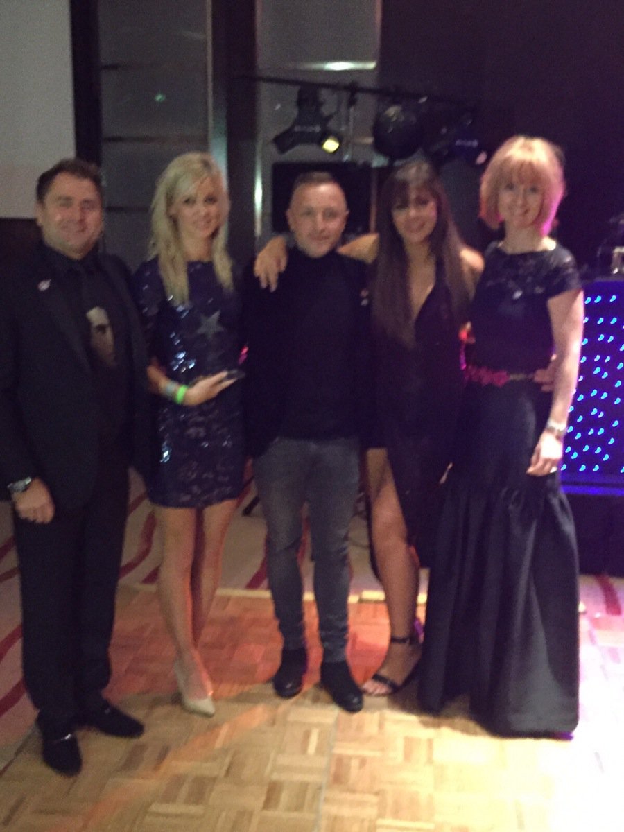 Dean_Roberts_'s tweet photo. Ricky winning Tab team member of the year!!
#herbalife #tabteam #spartans #dreamteam #dreamteamspartans https://t.co/lir3eEXkoZ