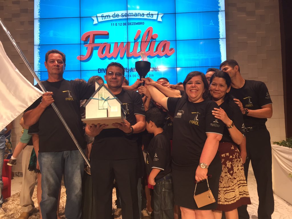 Pequeño Grupo, ganha um templo, com os recursos dos funcionários da DSA. Olha a surpresa deles. #plantiodeigrejas