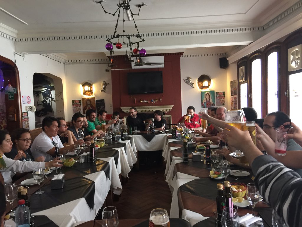drupalcl's tweet image. La última cena del #DrupalCampChile2015