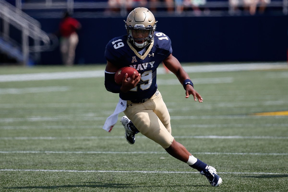 HISTORY! 

Navy QB Keenan Reynolds now has the most career-rushing TD (85) in Division I History (FCS &amp; FBS).