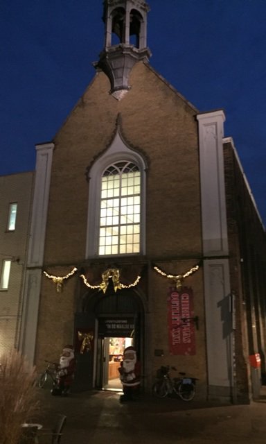 KerstOutlet's tweet photo. Ken je die mop van die #storm die kwam. Die kwam niet. #kerstmarktdordrecht #dordrec...  https://t.co/viniNb8HML https://t.co/3ZQBVIPwsg