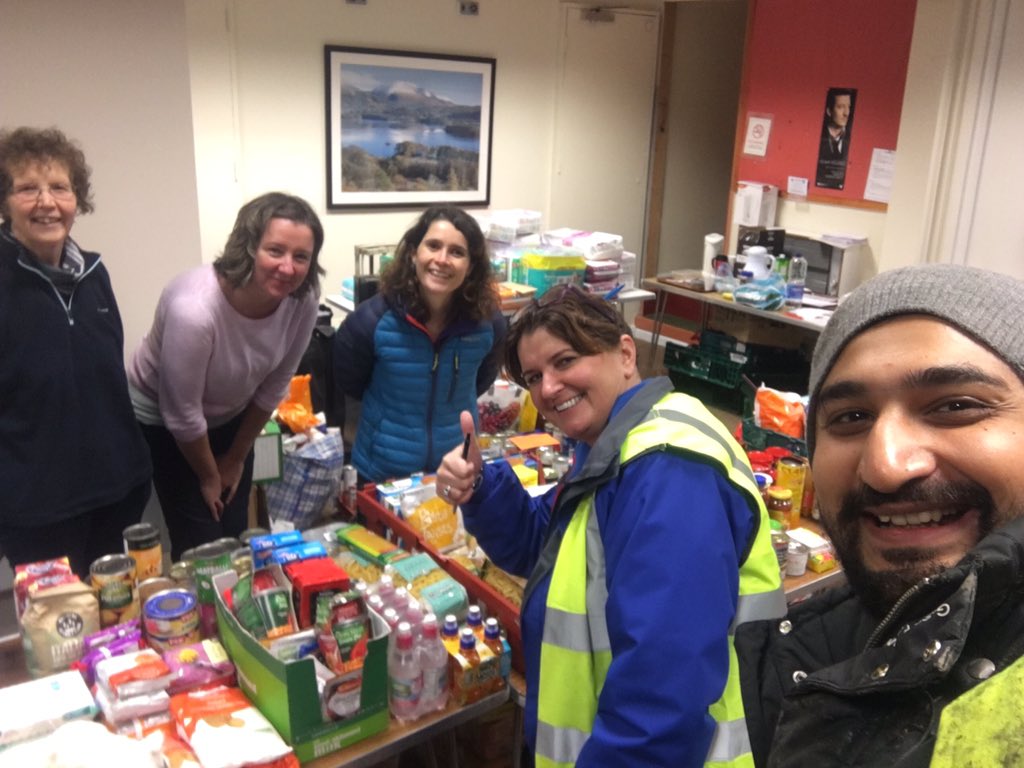 TheUnf0rgiven's tweet photo. #Servingon #CumbriaFloods #Keswickfloods @TeamRubiconUK https://t.co/jz3QtnDyxA