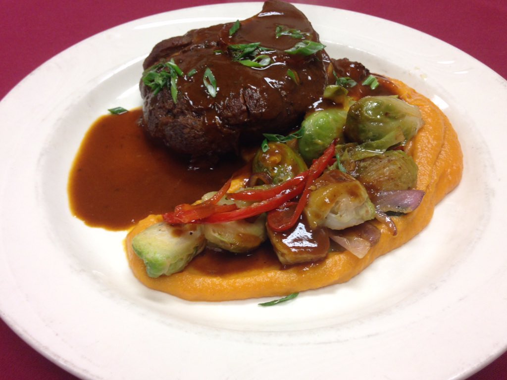 bludogspfld's tweet photo. Tonight at Indigo: Veal Osso Bucco with sweet potato with Demi glace. Only a couple of tables left for prime time. https://t.co/wvGRQi3RBq