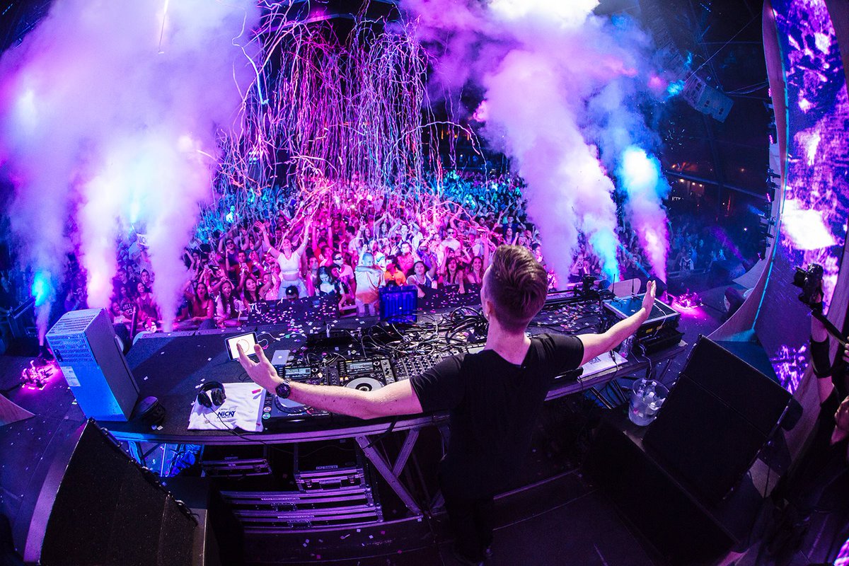nickyromero's tweet photo. W E E K E N D! https://t.co/EcWuzaRAqE