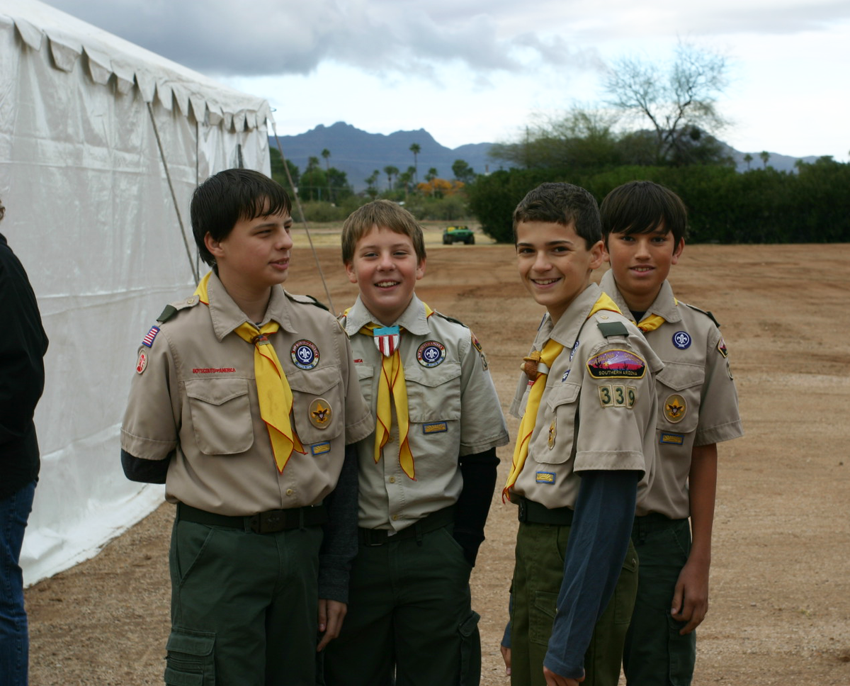 TeamWardPima's tweet photo. #KelliWardAZ taking time to help these scouts with their gov't merit badge. Isn't this the kind of #AZSen you want? https://t.co/POqwf5VACM