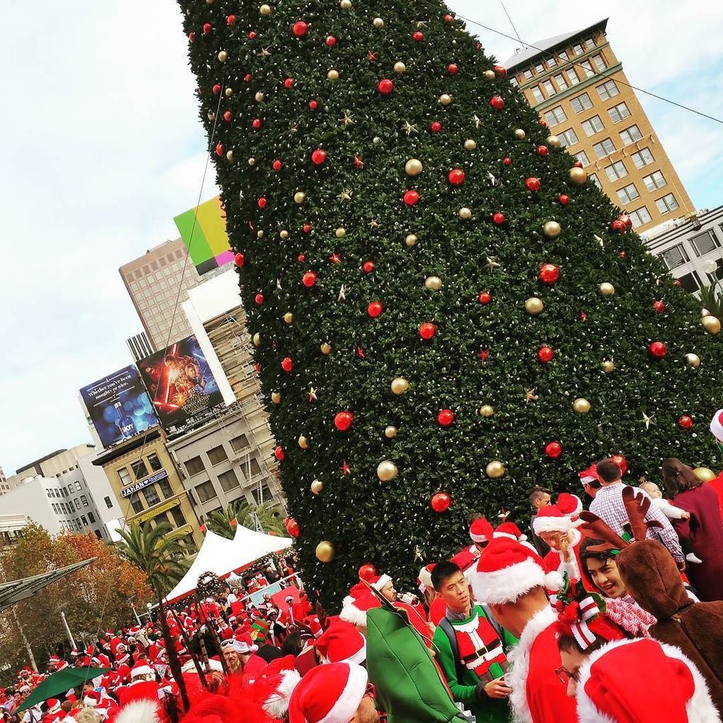 HyperloopUpdate's tweet image. #santacon #sfliving #sf #nutjob #whackos ift.tt/1NNctB5