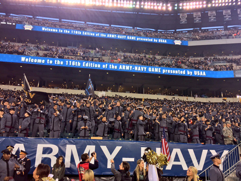 PhillyArmyNavy's tweet photo. @GoArmyWestPoint goes wild as they take the lead again! 17-14 w/ less than 1 til half #PhillyLovesArmyNavy #ArmyNavy https://t.co/LRpLKzj6wT