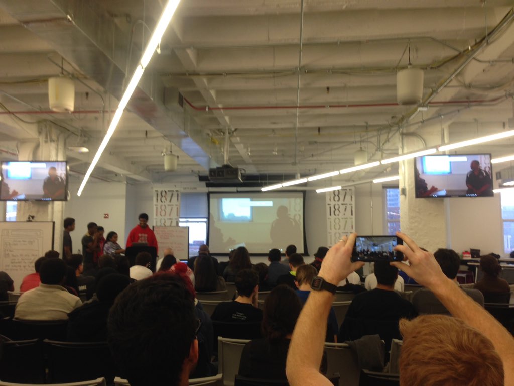 Ricky2ffu's tweet photo. Hackathon @1871Chicago with @Chicago_Police #communitysafetyapp https://t.co/mCKOTH7LwU