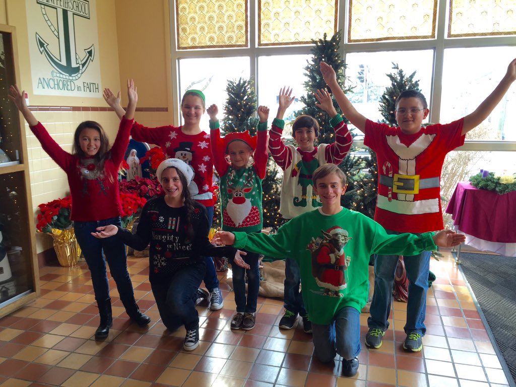 StPeterSchool's tweet photo. Show your #Christmasside was a big hit with Saints of all ages! 🎄🎁🎅🏻⚓️ https://t.co/8E2gqcGEQ6