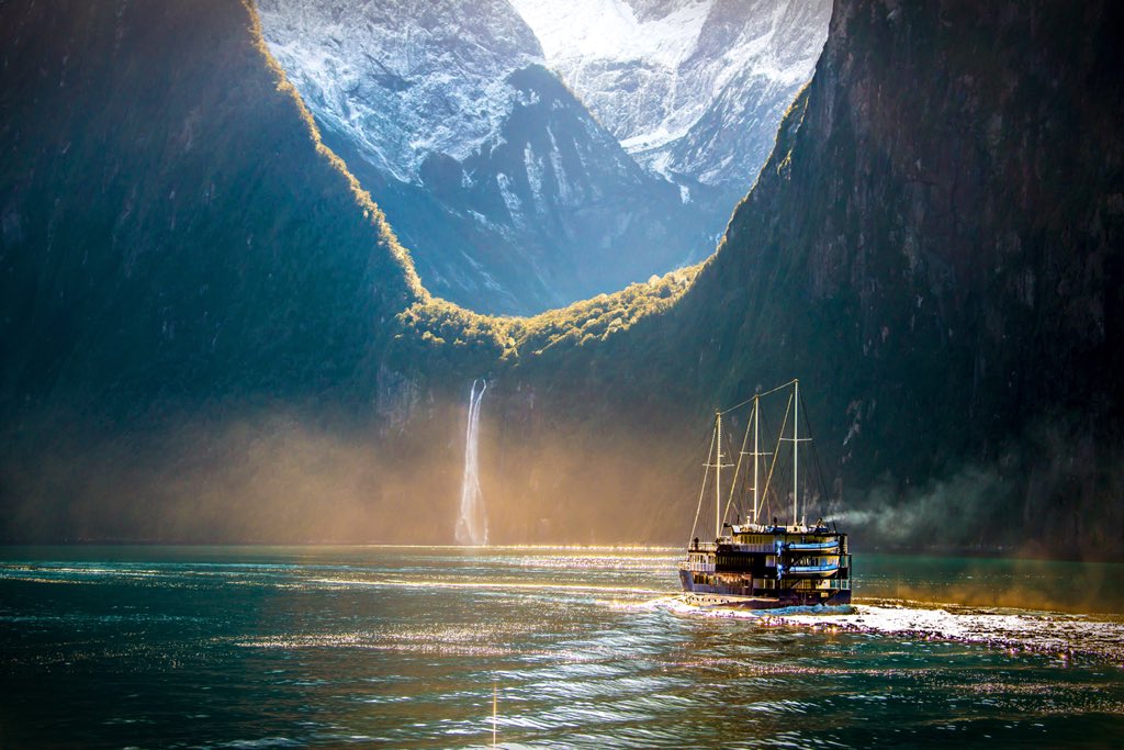 Milford Sound, New Zealand | Photography by ©Adrian Alford