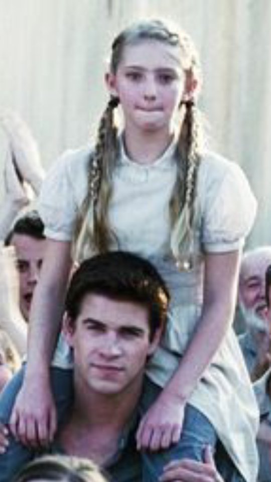 SE BUSCA:
➡PRIMROSE EVERDEEN &amp; GALE HAWTHORNE⬅
¿Un RT para difundir?
⏩Fav si estas interesado.