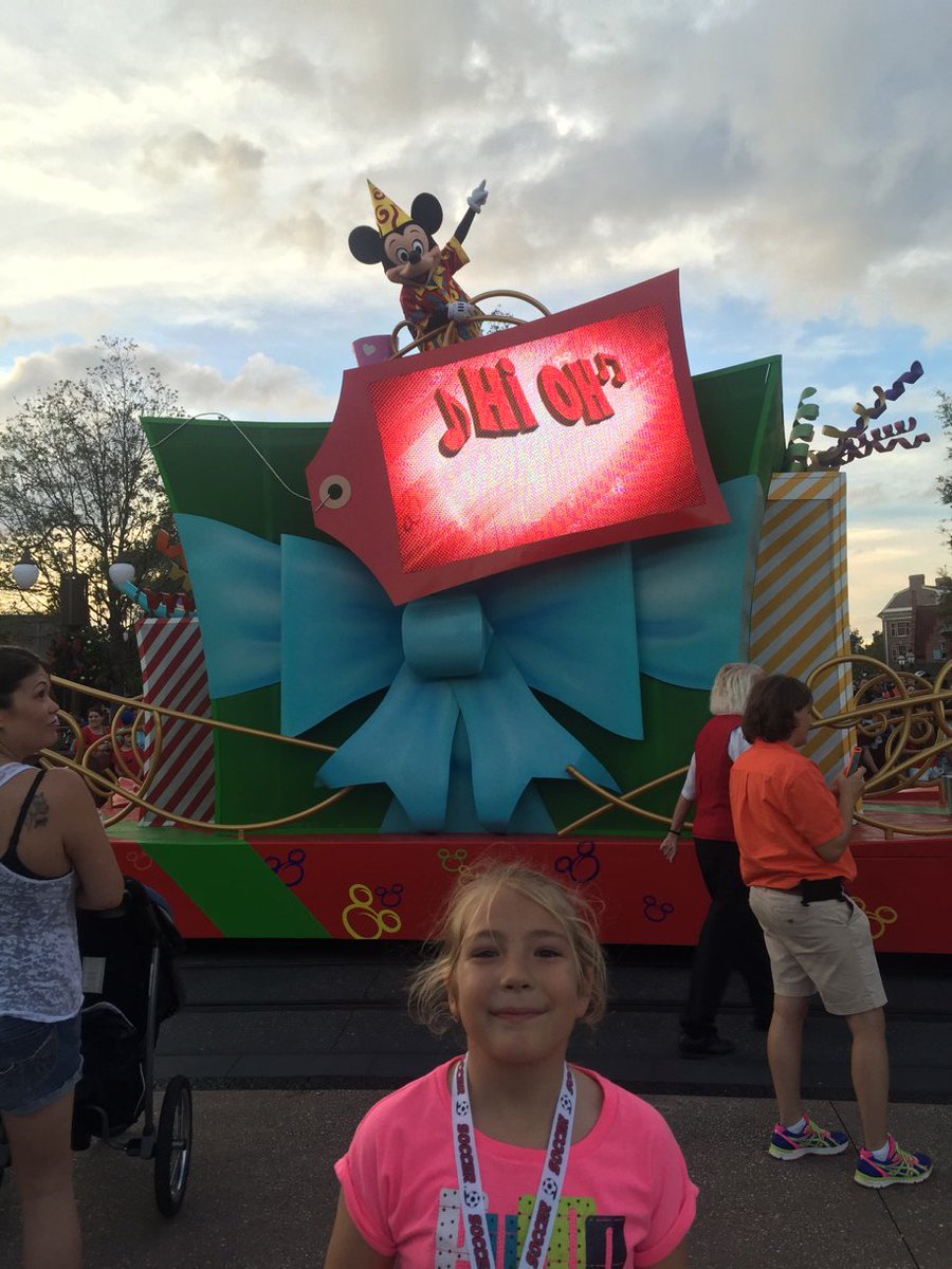 DisneyRunner726's tweet photo. #moveitshakeitpics https://t.co/1aHa3L6OI3