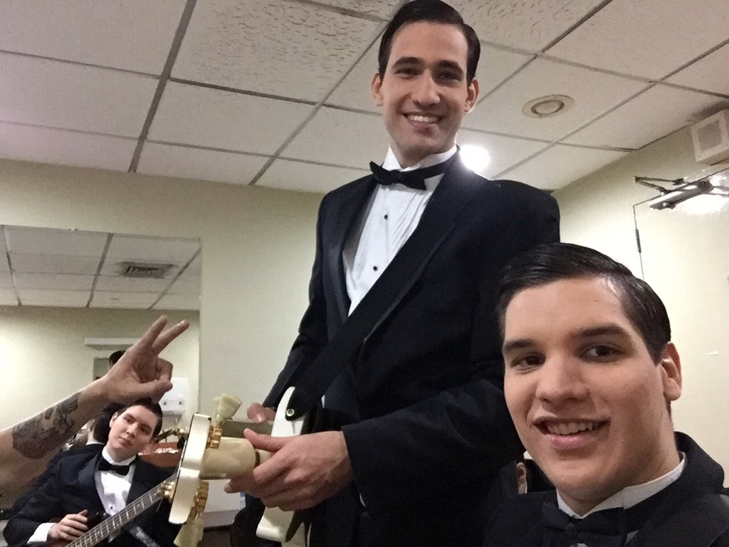 rdavila2014's tweet photo. Ya en camerinos #RETZenTeleton https://t.co/Th7Gul4qYg