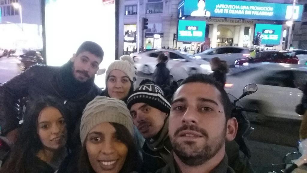 MiguelilloHR's tweet photo. #buenviajeaMadrid con @caaaarmeen7 @luisHkZ @agustinherguti @copito1991 #faty https://t.co/grJtkthM69
