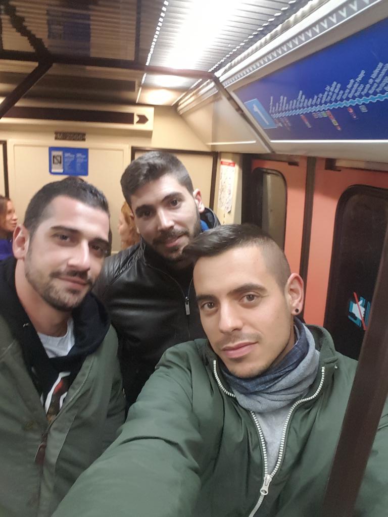 MiguelilloHR's tweet photo. #buenviajeaMadrid con @caaaarmeen7 @luisHkZ @agustinherguti @copito1991 #faty https://t.co/grJtkthM69
