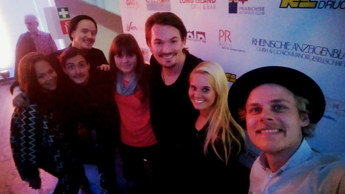 jennydancer18's tweet photo. @catballoumusic @isi_prinz @DeniseSt6  immer immer widder 😍 1Monat 1Tag 💪 https://t.co/4IiJCzhPID
