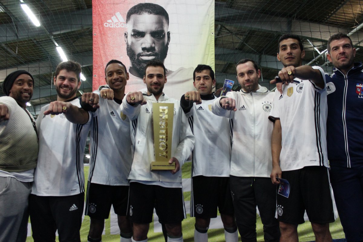 FredTharaud's tweet photo. Après 4 mois de compet et 40 étapes, FF Bordeaux l'emporte vs FF Marseille #baguedechampion #BeTheDifferenceCup https://t.co/Xyx3wCzVaK