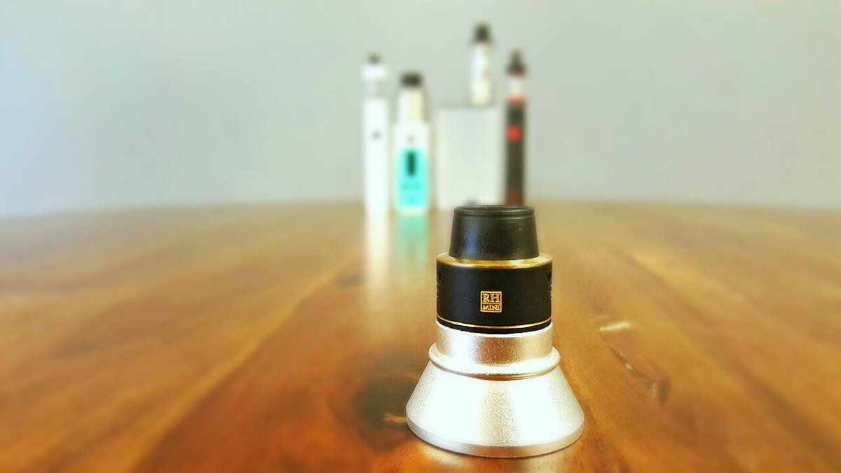 New #royalhuntermini. Great air flow and flavor along with a small and sleek look gives a great #drip experience.