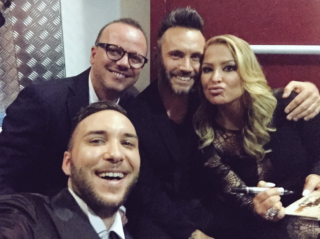 MattiaBriga's tweet photo. È stato un grande onore cantare insieme a voi🙏
@AnastaciaFanily | @_GigiDAlessio_ | @NekOfficial 
#ConcertoDiNatale🎄 https://t.co/uypQhnyIhD